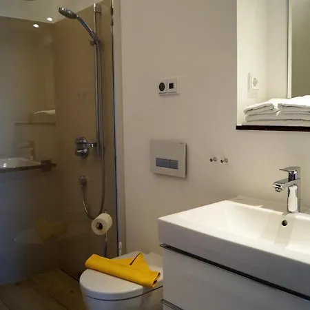 Hochwertige Mit 2 Fahrraedern, Balkon, Ebenerdiger Dusche Feriehus *