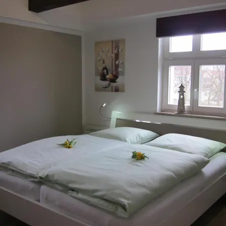 Hochwertige Mit 2 Fahrraedern, Balkon, Ebenerdiger Dusche * Ostseebad Kühlungsborn