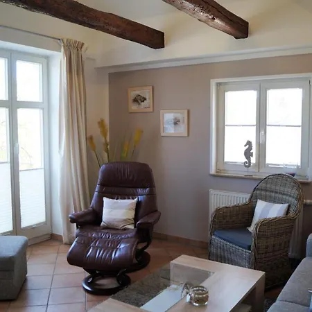 Hochwertige Mit 2 Fahrraedern, Balkon, Ebenerdiger Dusche * Ostseebad Kühlungsborn